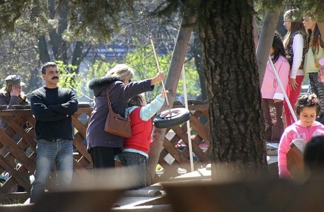 Работата и семейството при работещите българи са добре хармонизирани