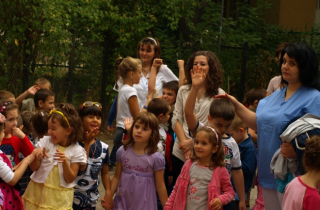 Изнервени родители се жалват от ремонти в детска градина