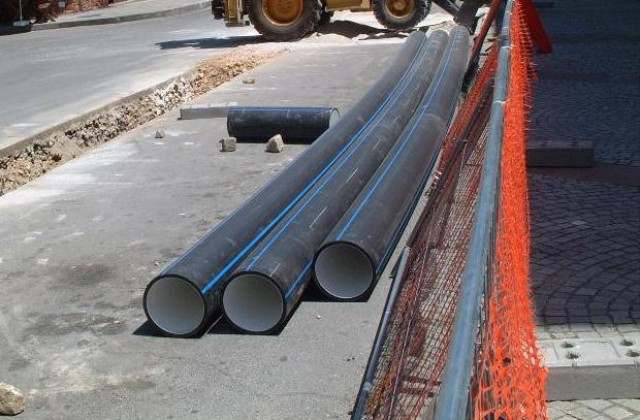 Младеж налетя на ограда с мотопед