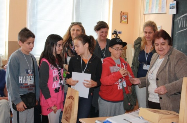 Ученици  и педагози от пет държави гостуваха по партньорски проект в училище в Стражица