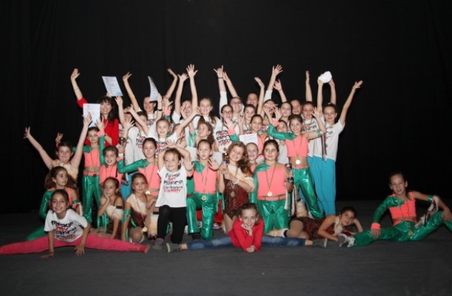 Три награди гран при за танцьорите на „Мираж“ от фестивал в Румъния