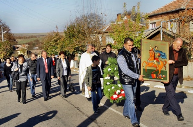 Болярово отново празнува и танцува