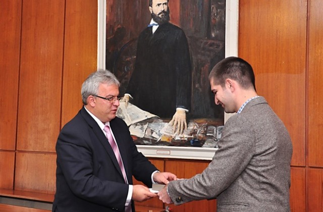 Петима млади експерти започват работа в Община Враца