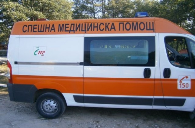 Мъж загина, затиснат от трактор