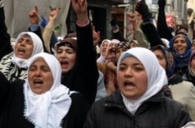 Мюфтията на Смолян е съдействал жени да бъдат снимани за лична карта със забрадки