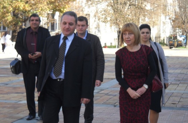 Министър Клисарова: От студентите зависи дали ще има нулева учебна година в университетите