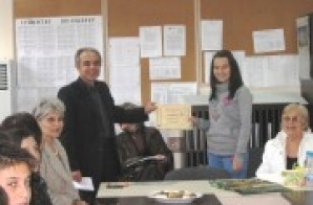 Мина Чалъкова стана стипендиант на Училищното настоятелство при СОУ „Максим Райкович” - Дряново