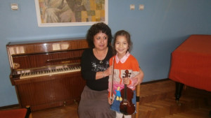 7годишната цигуларка Виктория Накова с второ място от международен фестивал