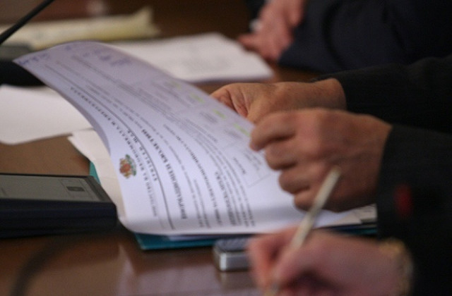 Студентите на Военния университет получават дипломите си