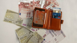 Експерти съветват за какво да внимаваме при избора на кредитна