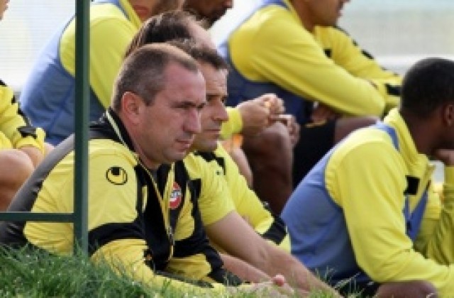 Феновете причакаха Ботев, искат обяснение за слабата игра