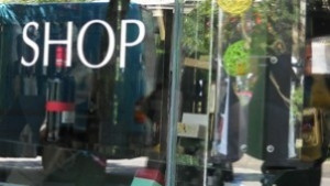 Спират от продажба детски дрехи втора употреба