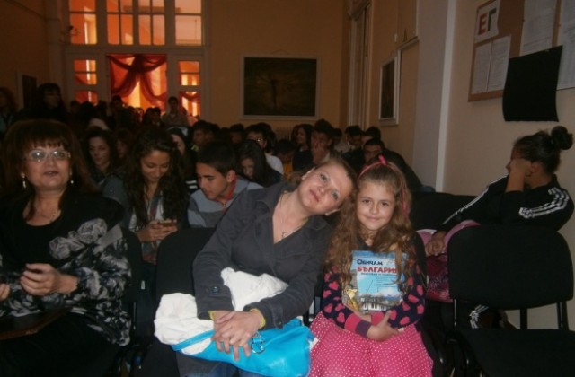 ЕГ Д-р Петър Берон чества патронният си празник и Хелоуин