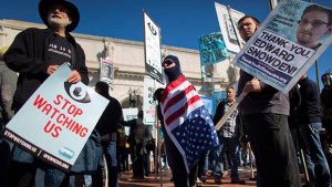 Как ни следи Големият брат