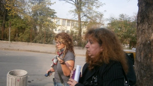 Роми нахлуват в габровско училище заплашват учители и персонал