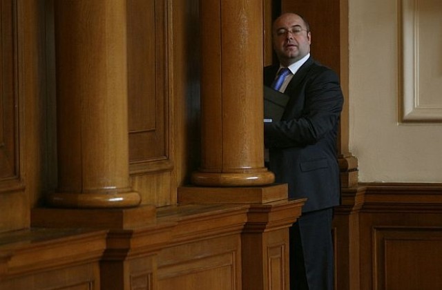 ДПС внесе в Конституционния съд искане за отмяна на мораториума за земите