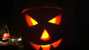 Вещица и вампир в Токсикологията след Хелоуин