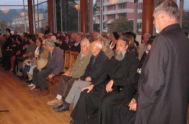 Почетоха паметта на отец Столинчев