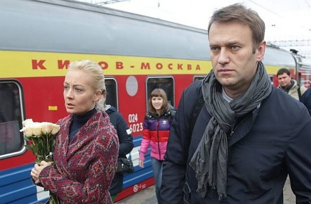 Ив Роше не е оттеглила жалба за измама срещу Навални