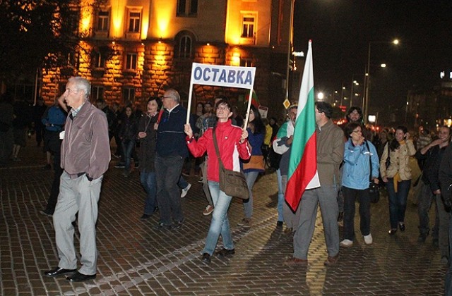 Стотици недоволни от кабинета „Орешарски” отново изпълниха улиците