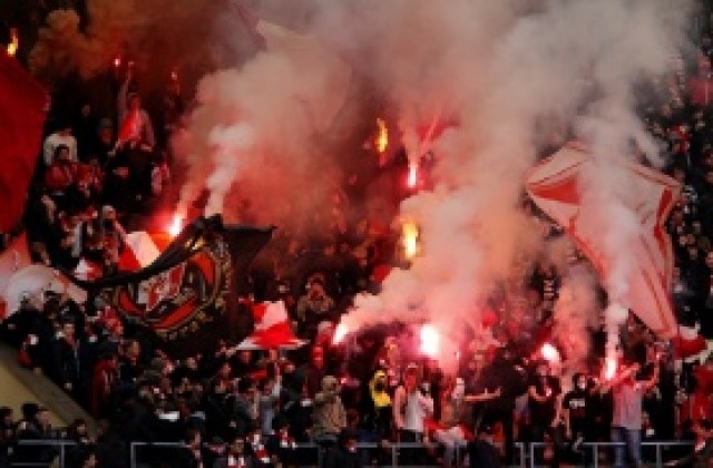 Спартак ще играе два мача при закрити врата заради свастика