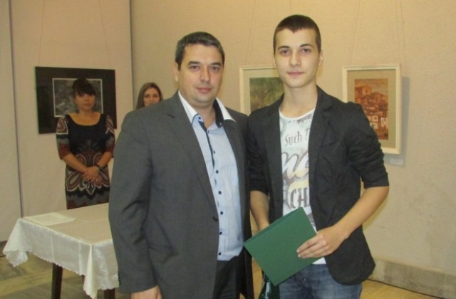 11 деца отличени в литературен конкурс за будителите в Г. Оряховица