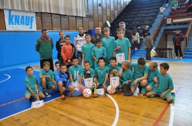 Кметът на Община Видин с приз за цялостен принос в областта на футбола