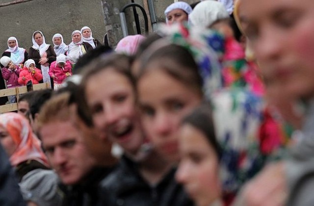 В Драгиново на сватба канят цялото село