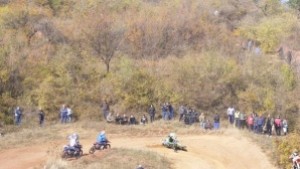 Баща и син са блъснати от състезател по време на