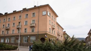 Пребиха мъж в Бобов дол счупиха му крак