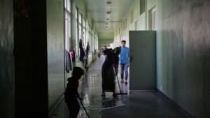 Бежанците от Военна рампа осъдиха нападението над 20годишната Виктория