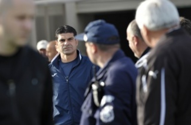 Гонзо: Всички си оставиха сърцата на терена