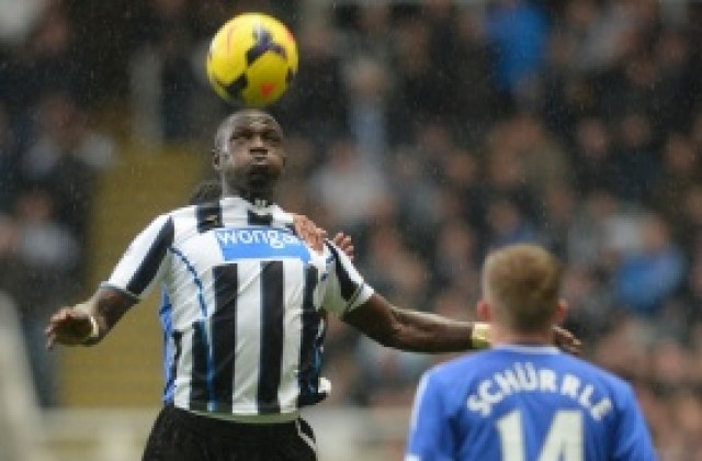 ВИДЕО: Муса Сисоко изчиства центриране от корнер без изобщо да гледа