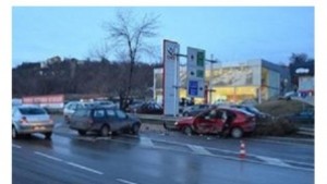 Челна катастрофа с три автомобила на пътя за Виница