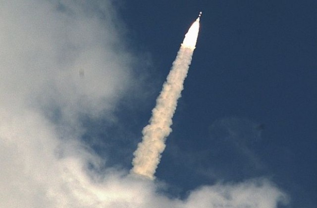 Индийската организация за космически изследвания ISRO успешно коригира орбитата на