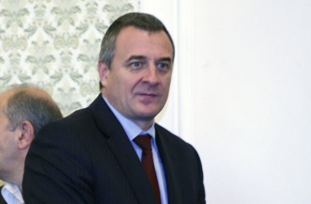 Министър Йовчев: България има късмет с премиер като Пламен Орешарски