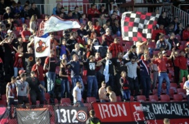 Локо Сф намали цената на сезонните карти