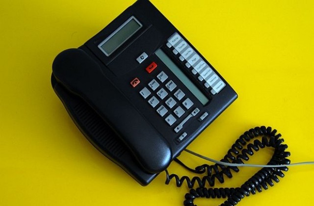 Пенсионер даде 11 000 лева на телефонни измамници