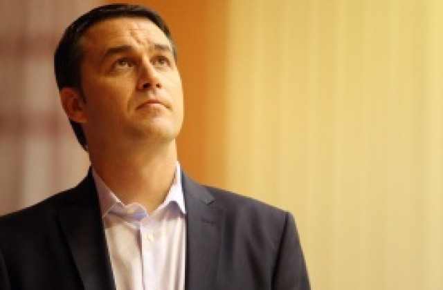 Лукойл ще има нов треньор, раздели се с Костич