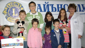 Лайнс Клуб осигури безплатен очен преглед на деца от SOS