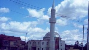 Искат публичен диспут за силния звук от минарето в кв