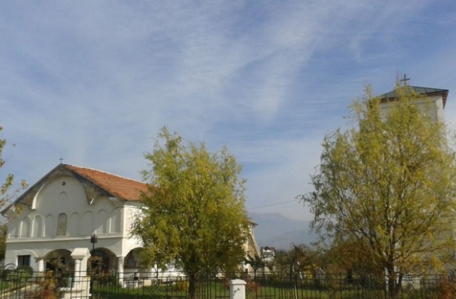 ПП ГЕРБ дариха пари на храма Рождество на Пресвета Богородица Кочериново