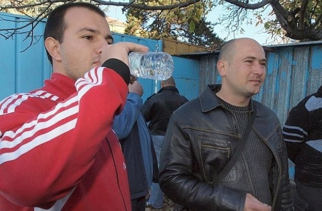 Надзиратели от варненския затвор пиха протестно студена вода