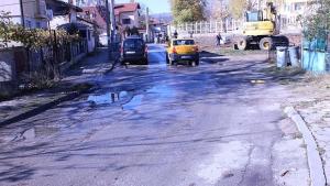 Рехабилитират улици в Струмско