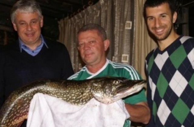 СНИМКИ: Дариха Лудогорец със зъбата щука за кадем