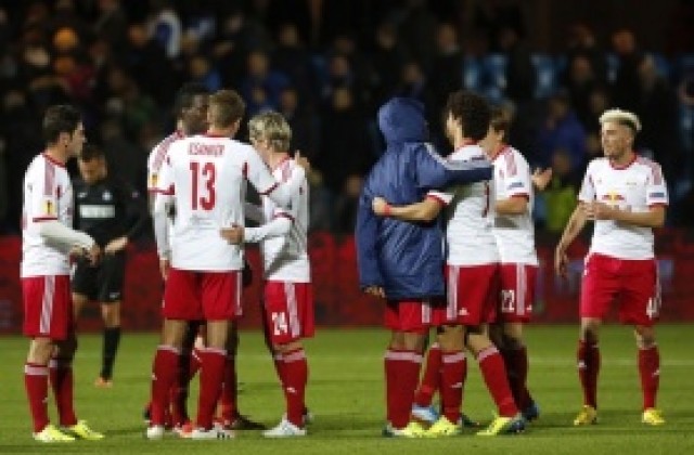 Залцбург продължи без грешка и прескочи група C, Есбер го последва