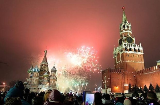 Кремъл увеличава дозата патриотизъм за населението на Русия