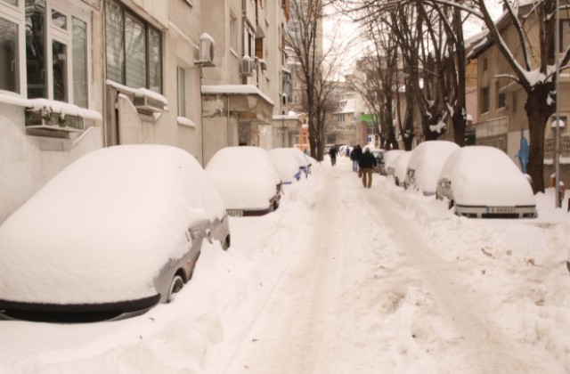 35 училища и забавачници във Варненско под риск при тежка зима