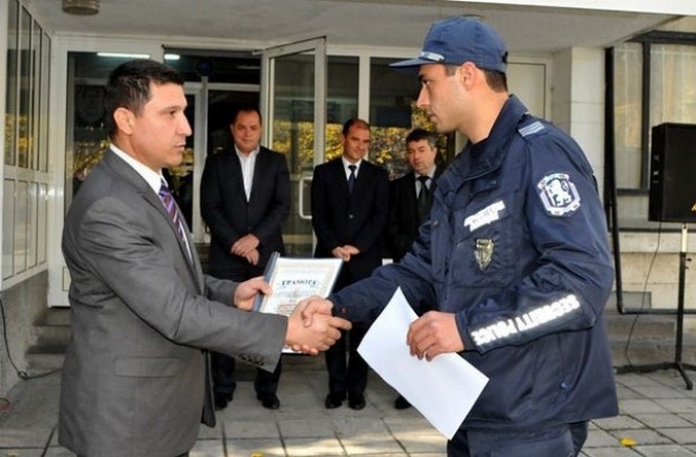 Полицаите празнуват