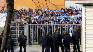 Фенове на Левски протестират за Куршум джамия